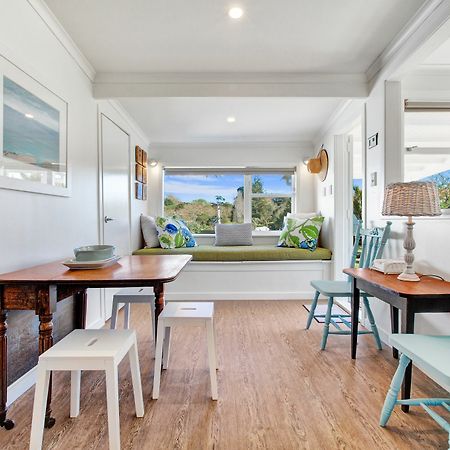 The Little Blue Bach In Oneroa Village By Waiheke Unlimited Kültér fotó